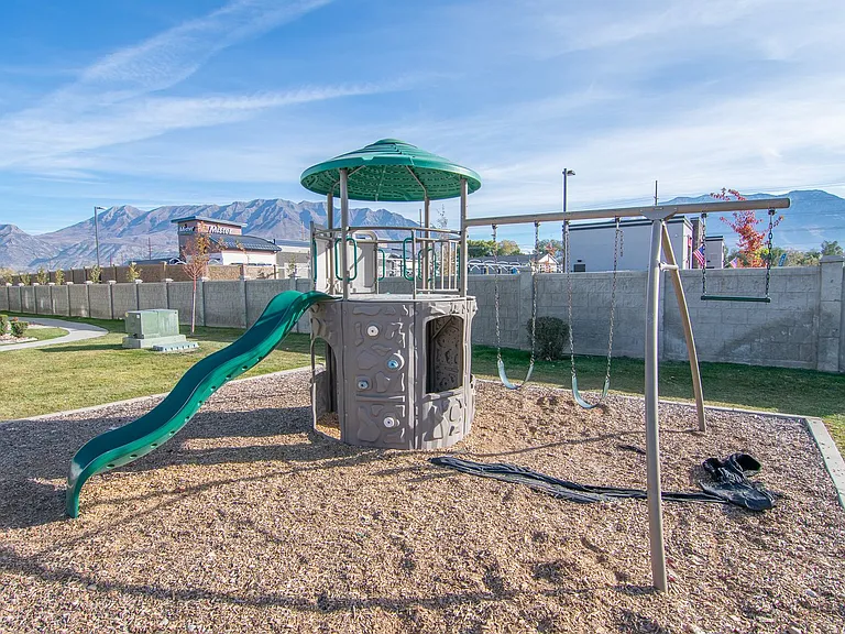 Edgewater in Vineyard — Photo 18