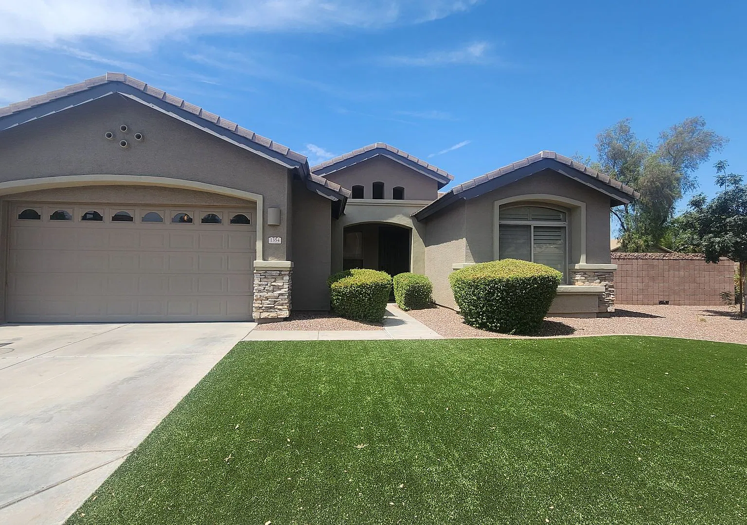 Spacious Single-Story Chandler Home | Huge Backyard, Flexible Floor Plan & Community Parks! — Photo 1