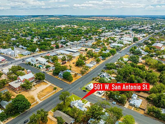 3rd image of 501 W San Antonio St