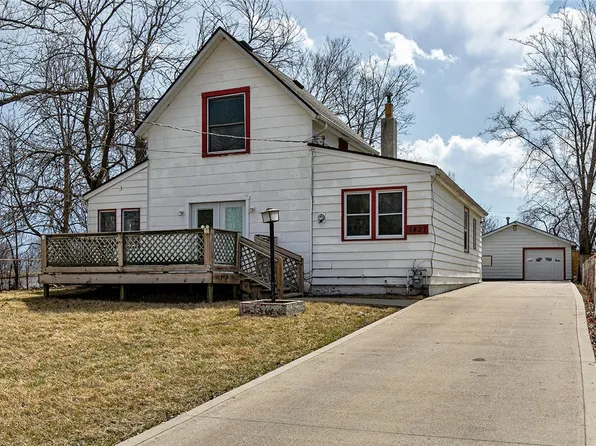 1427 E Vine St, Des Moines, IA 50316