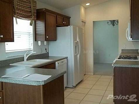 3rd image of 488 Lake Suzanne Dr