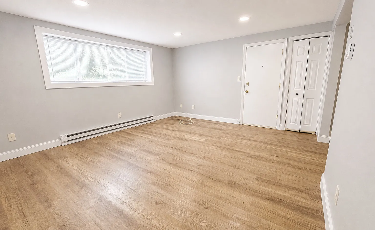 2 bed, 816 sqft, $2,400 — Photo 2