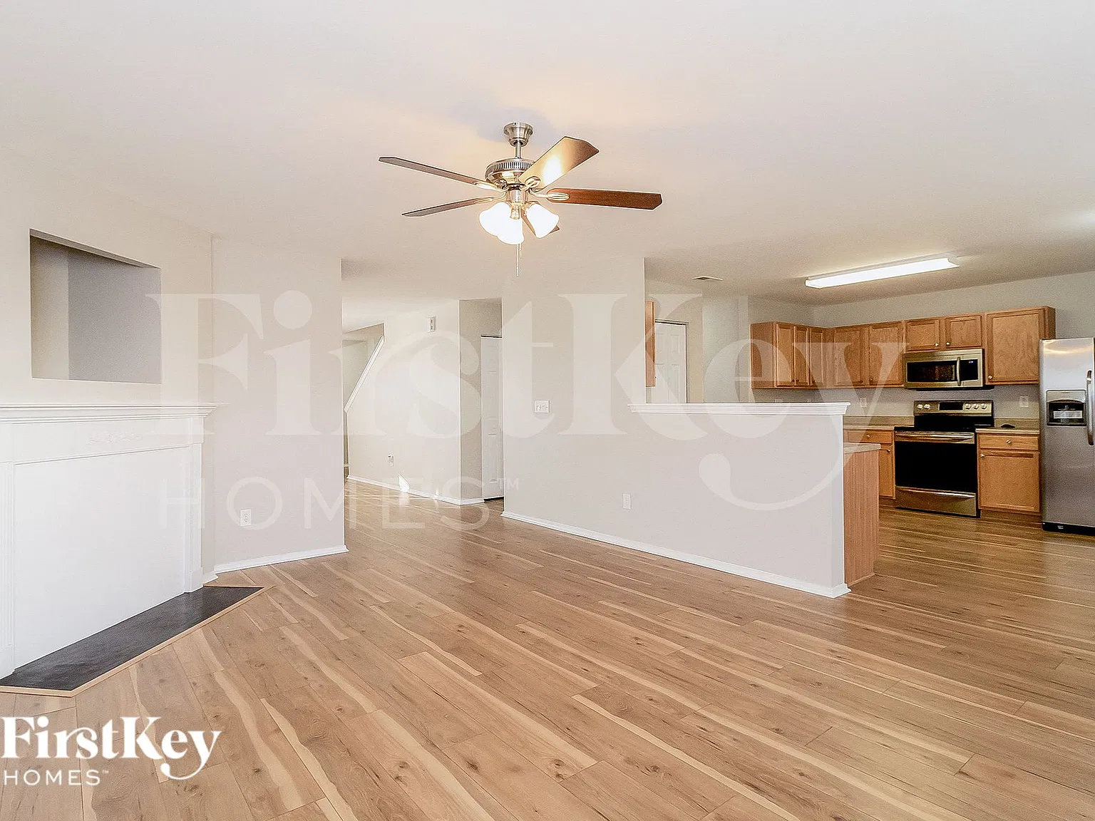 4 bed, 2.5 bath, 2500 sqft, $2,240 — Photo 4