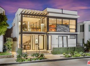 2105 E Balboa Blvd, Newport Beach, CA 92661