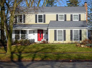 1803 Farmbrook Dr, Troy, MI 48098