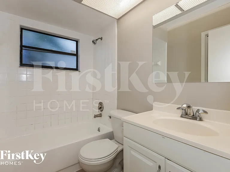16219 Pebblebrook Dr — Photo 11