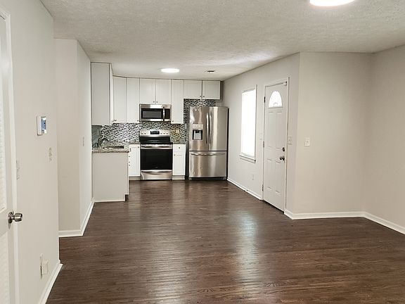 Family Room & Kitchen view from side Deck