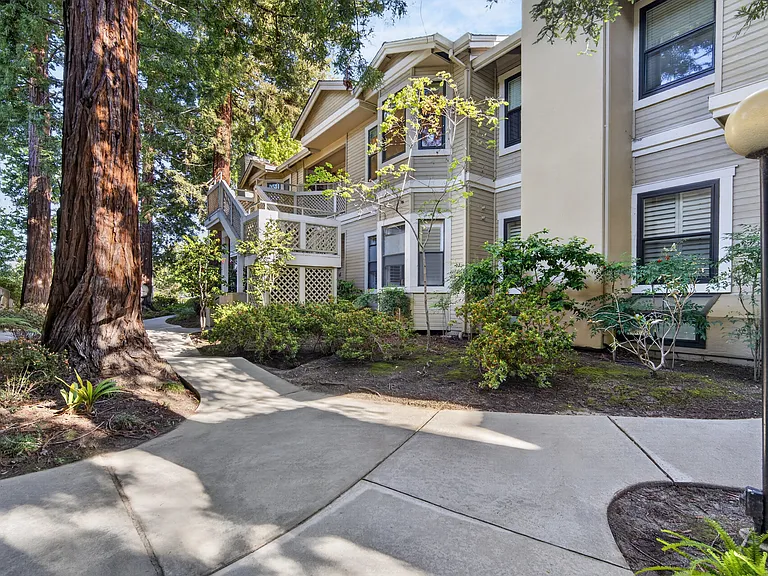 935 La Mesa Ter #G — Photo 1