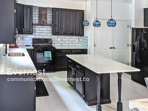 4th image of 920 Lake Front Dr