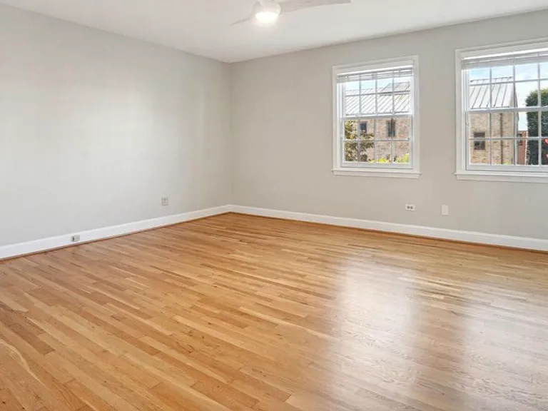 109 Princess St — Photo 12