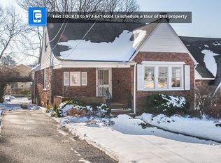 10 Harding Rd, West Caldwell, NJ 07006