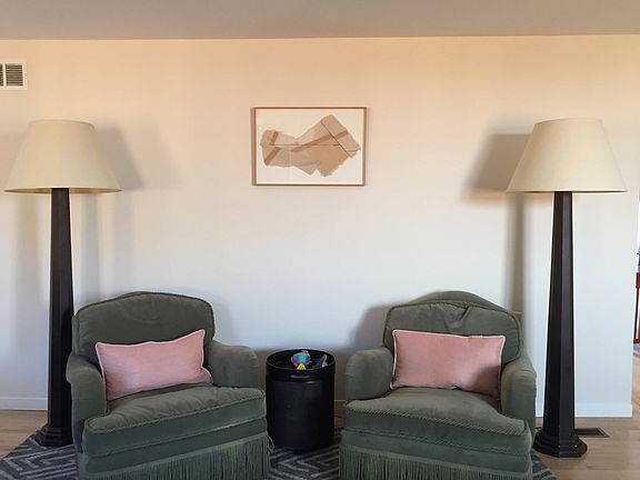 2nd image of 2498 Roosevelt Ave