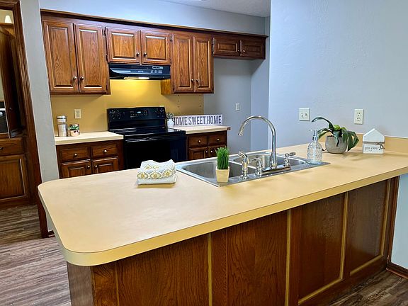 5th image of 2122 NW 117th St #2124