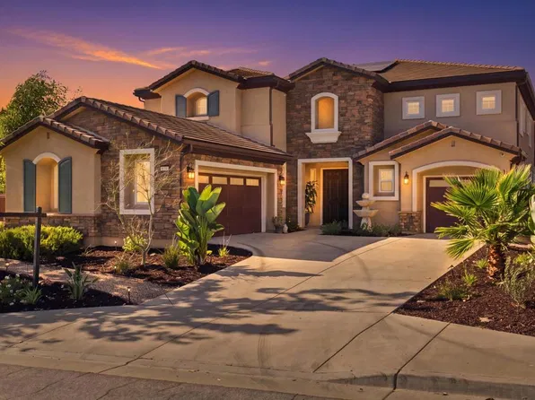 1077 Village Dr, Oceanside, CA 92057