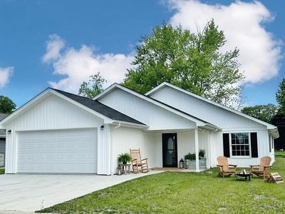 528 W 3rd St, Flora, IL, 62839