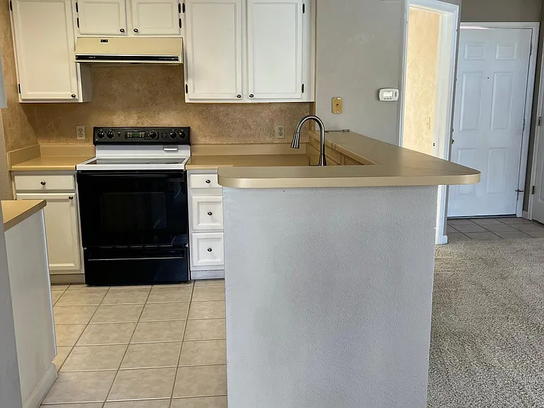 4084 S Carson St #B — Photo 4