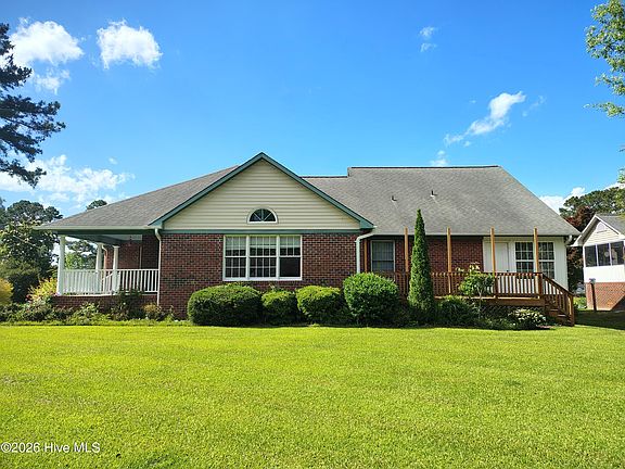 2nd image of 104 Boleyn Loop