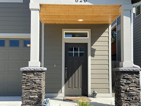 2nd image of 626 NW Gardenia Way