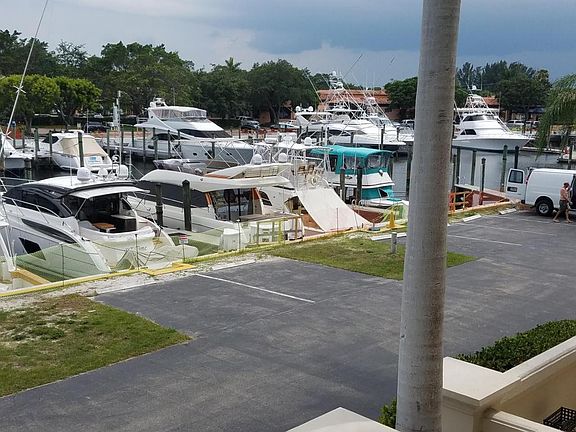 3rd image of 15 Marina Gardens Dr