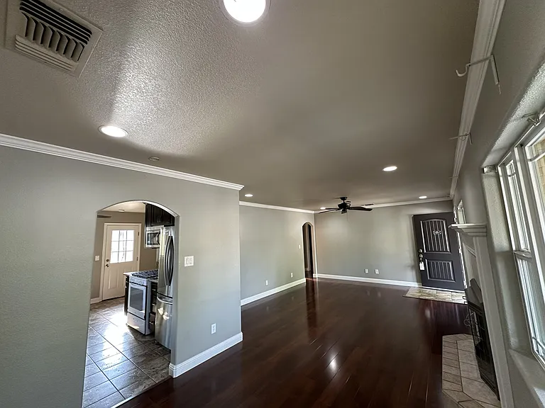 6200 Claussen Way — Photo 9