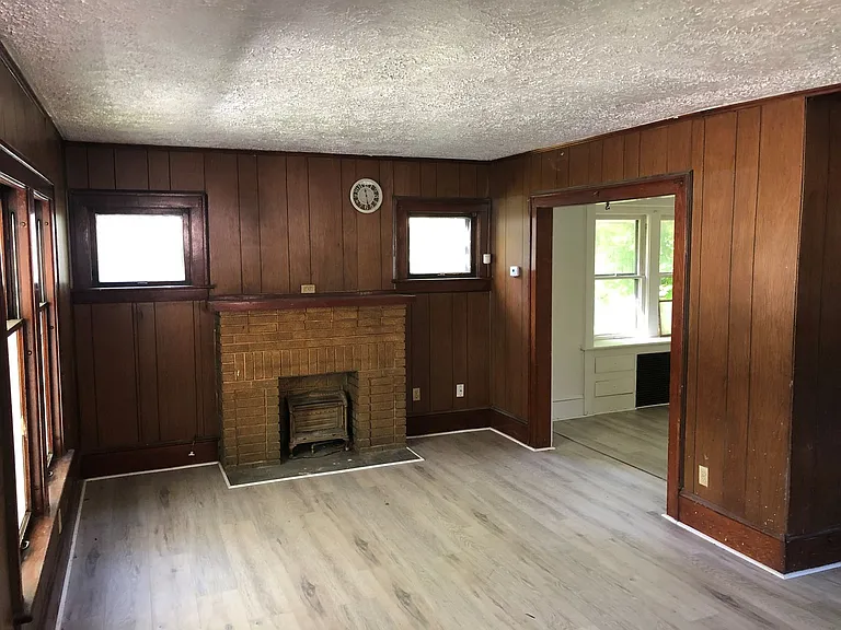 712 Garfield St — Photo 2