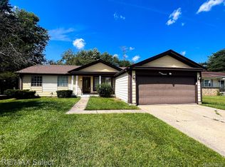 5117 Mill Wheel Dr, Grand Blanc, MI 48439