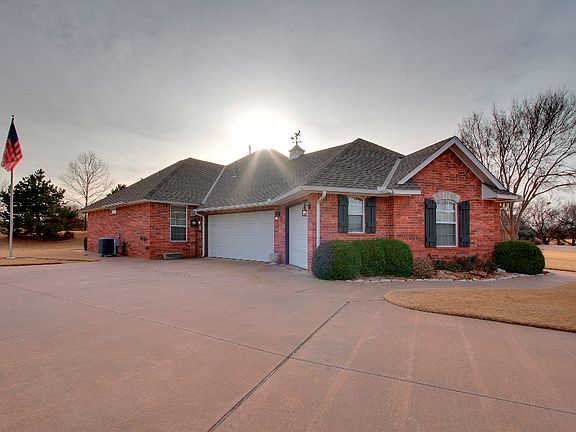 3rd image of 2766 W Mission Springs Dr