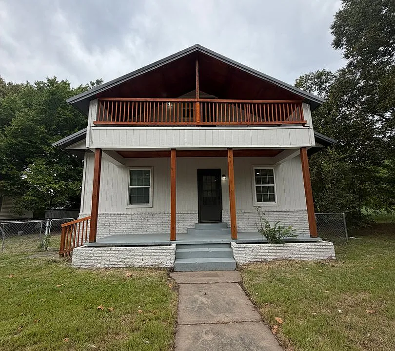 1211 Eastside Blvd