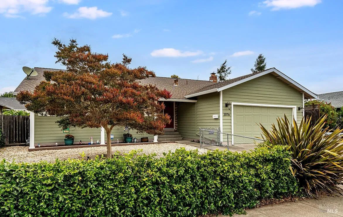 2076 Harrison Street - Photo 2