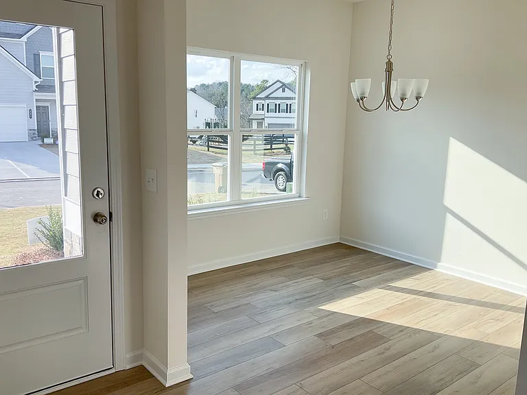 124 Red Oak Ln — Photo 3