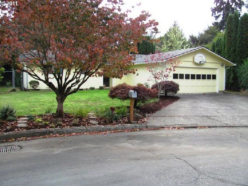 1st image of 6112 NE 104th Ct