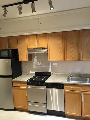 Rented by Manhattan Connection | media 17