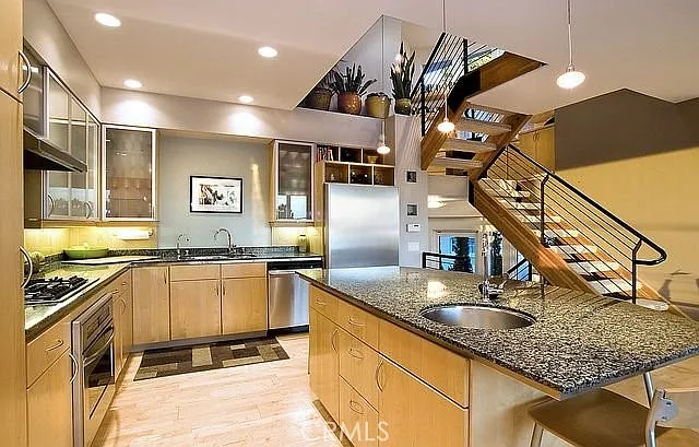 326 Loma Ter — Photo 13