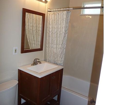 4th image of 535 Ella Dr