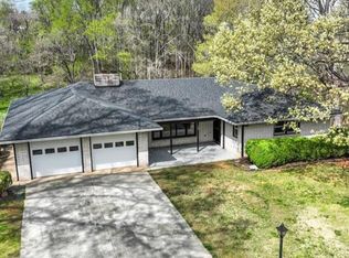 123 Knollwood Dr, Hurt, VA 24563