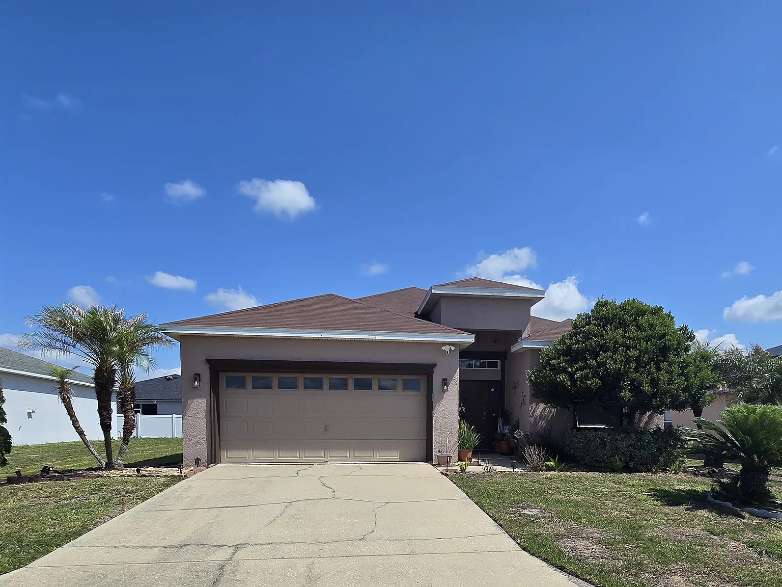 4 bed, 1858 sqft, $2,300 — Photo 1