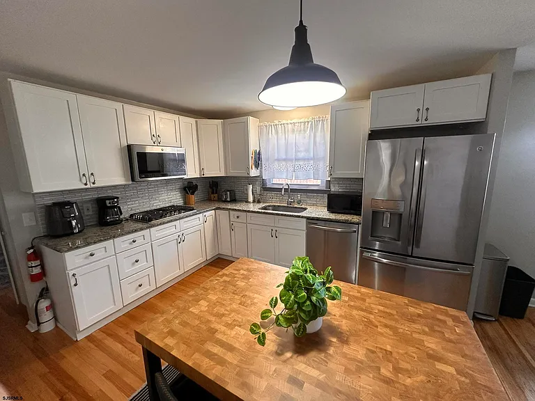 611 N Delavan Ave — Photo 9