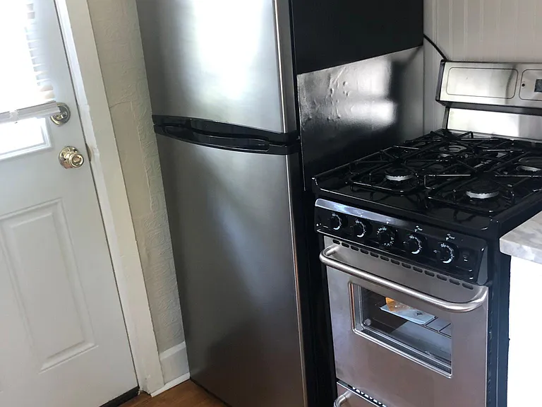 556 Saint John St #4 — Photo 7