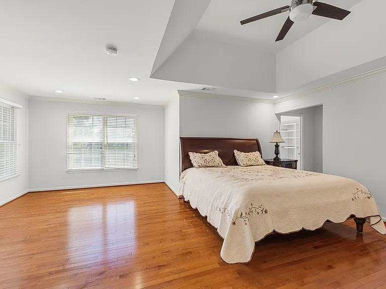 22561 Howardsville Woods Ct — Photo 11