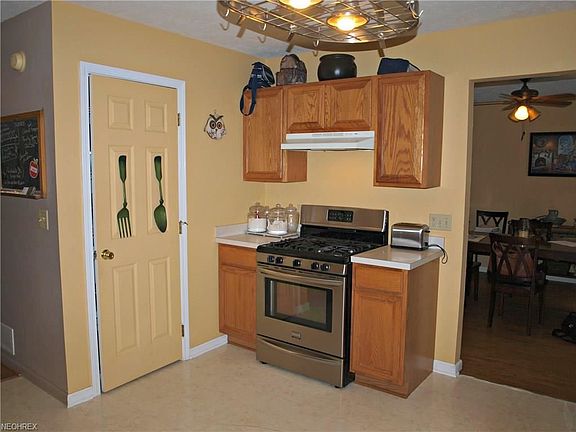 4th image of 7968 Vanderslice Ct