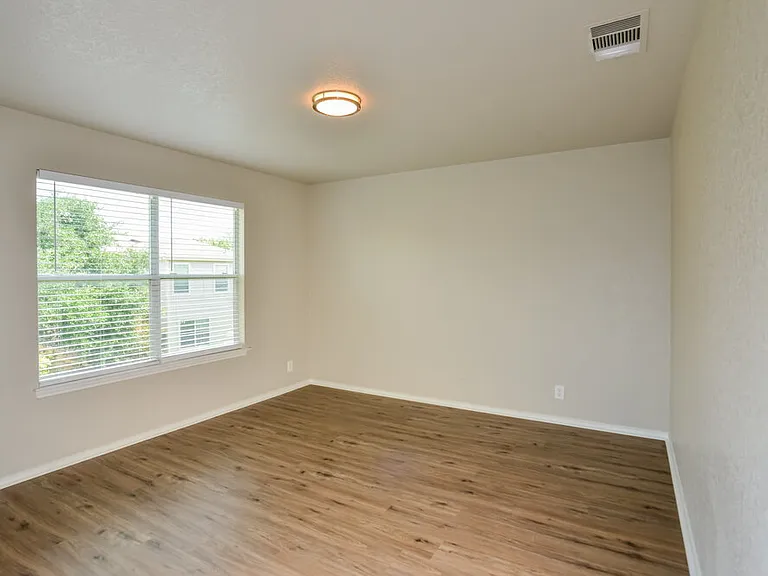 8014 Icicle Trl — Photo 14