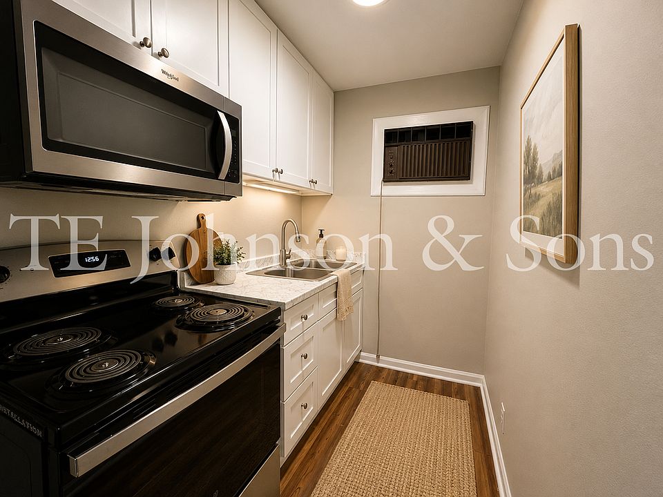 1st image of 651 Summit St #X