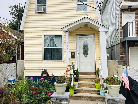2nd image of 1027 Olympia Blvd