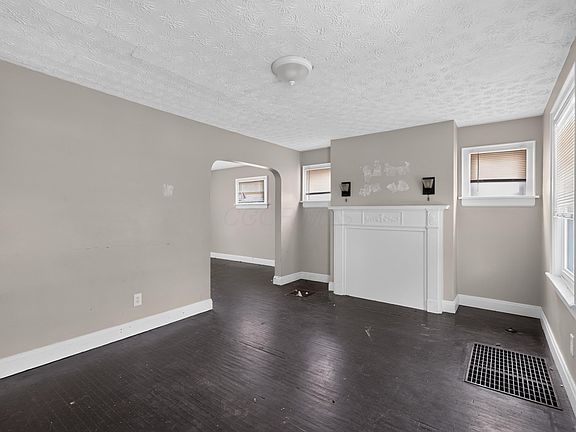 4th image of 591 Clark Ave