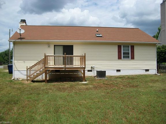 3rd image of 1781 Carriage Cove Ln