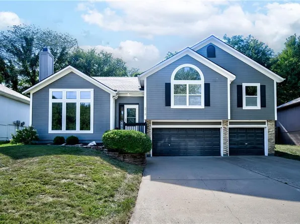 212 NE Topaz Dr, Lees Summit, MO 64086