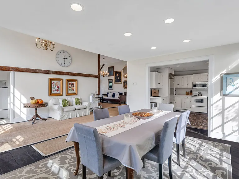 426 Ocean Rd — Photo 13