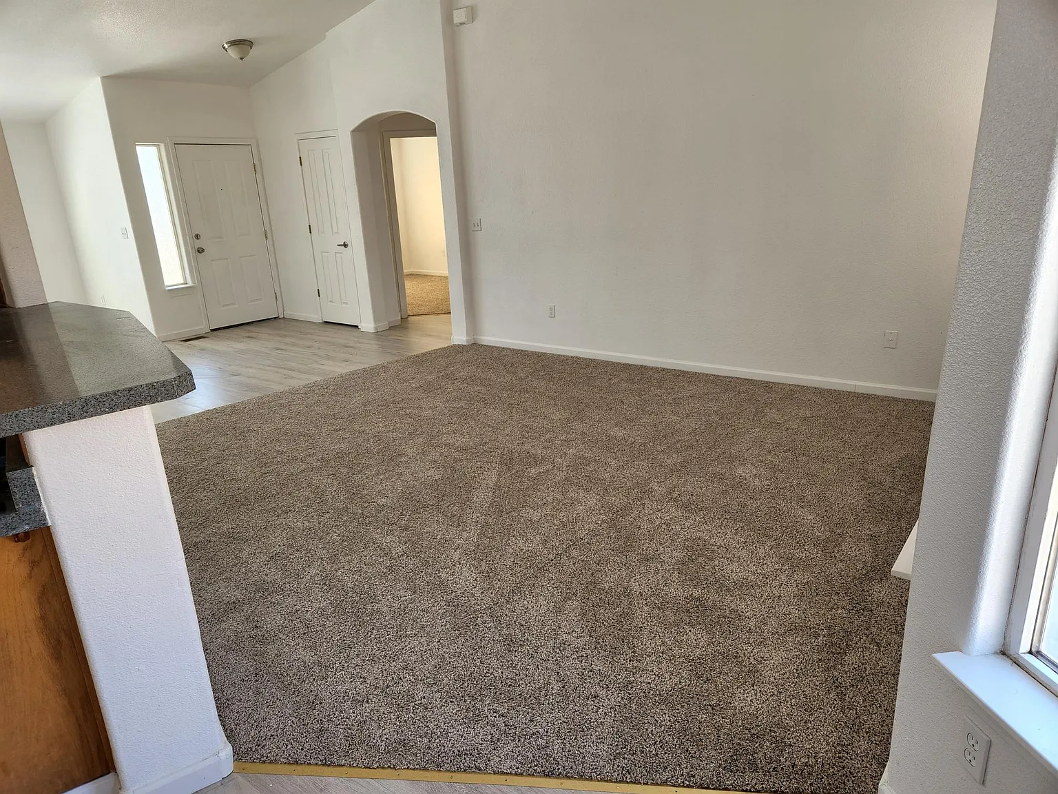 3 bed, 1480 sqft, $2,000 — Photo 3