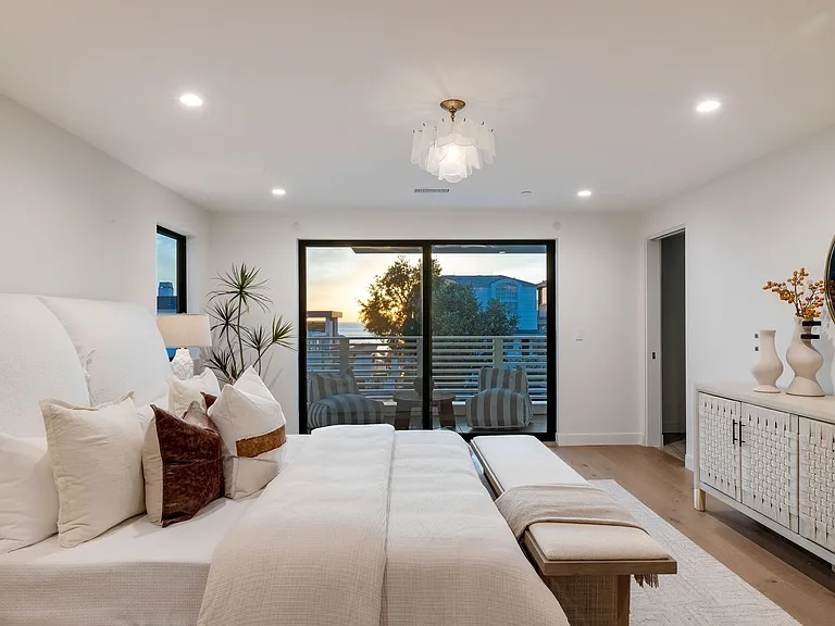 212 Manhattan Ave — Photo 15