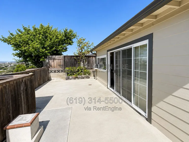 2430 Bartel St — Photo 14